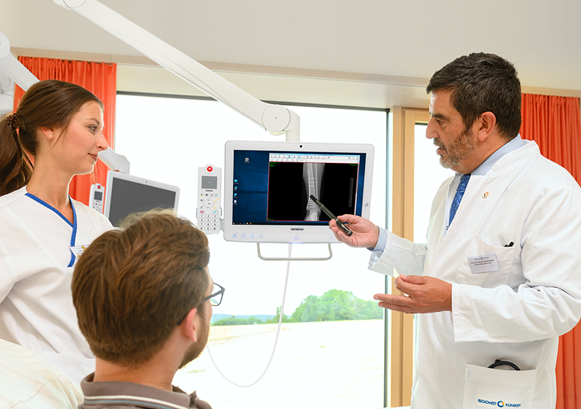 Doctors looking at a scan